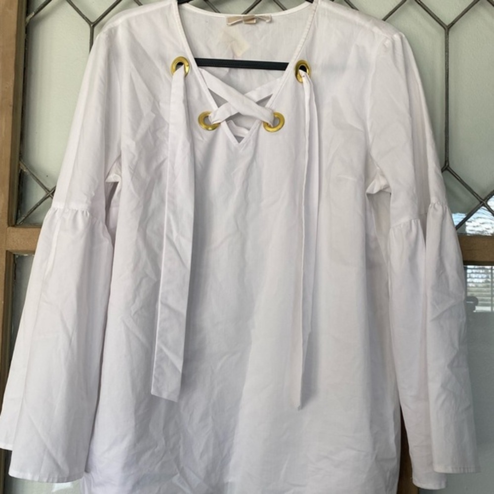 MICHAEL KORS cotton/poly blouse with gorgeous grommets and versatile tie🤩🤍🤩